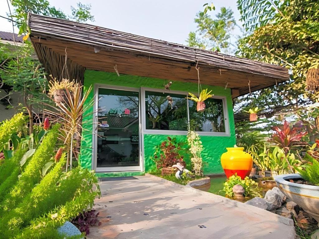 Chayada Garden House And Resort Hotel Nakhonratchasima Esterno foto