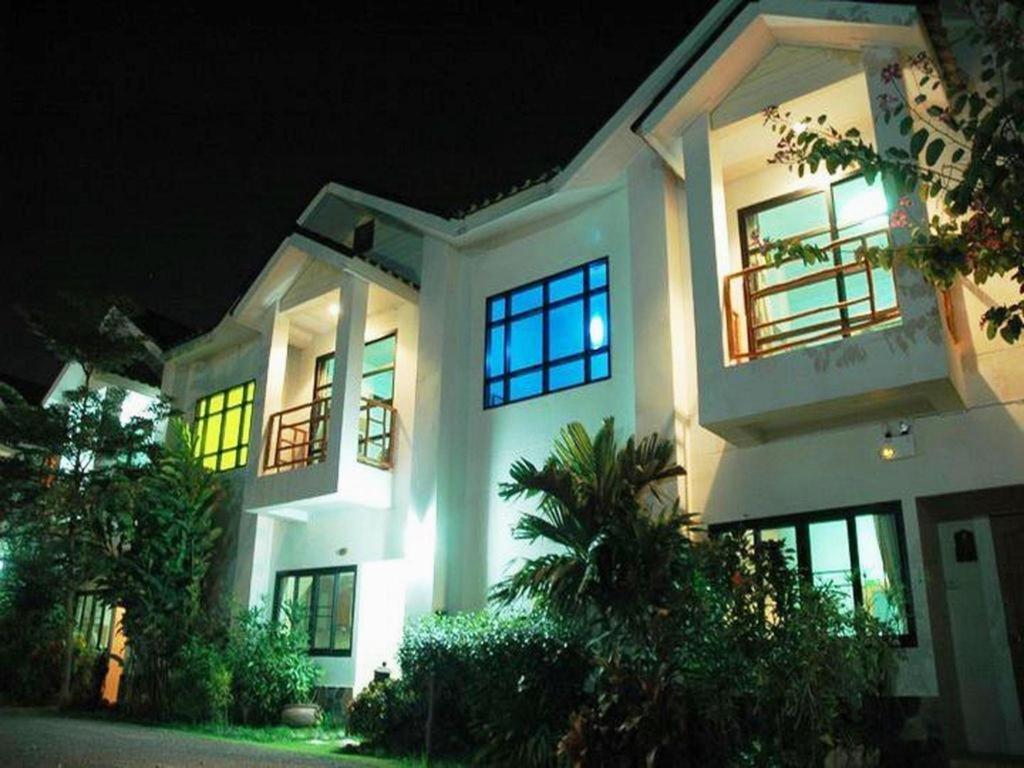 Chayada Garden House And Resort Hotel Nakhonratchasima Esterno foto