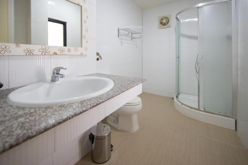 Chayada Garden House And Resort Hotel Nakhonratchasima Esterno foto